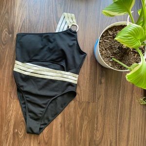 [MY CLOSET] Black and Gold Swim Suit
